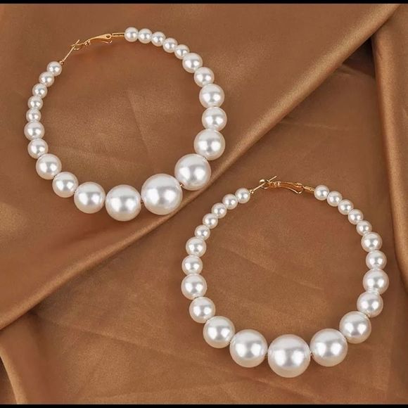 Large Pearl Hoop Earrings - Picture 5 of 5